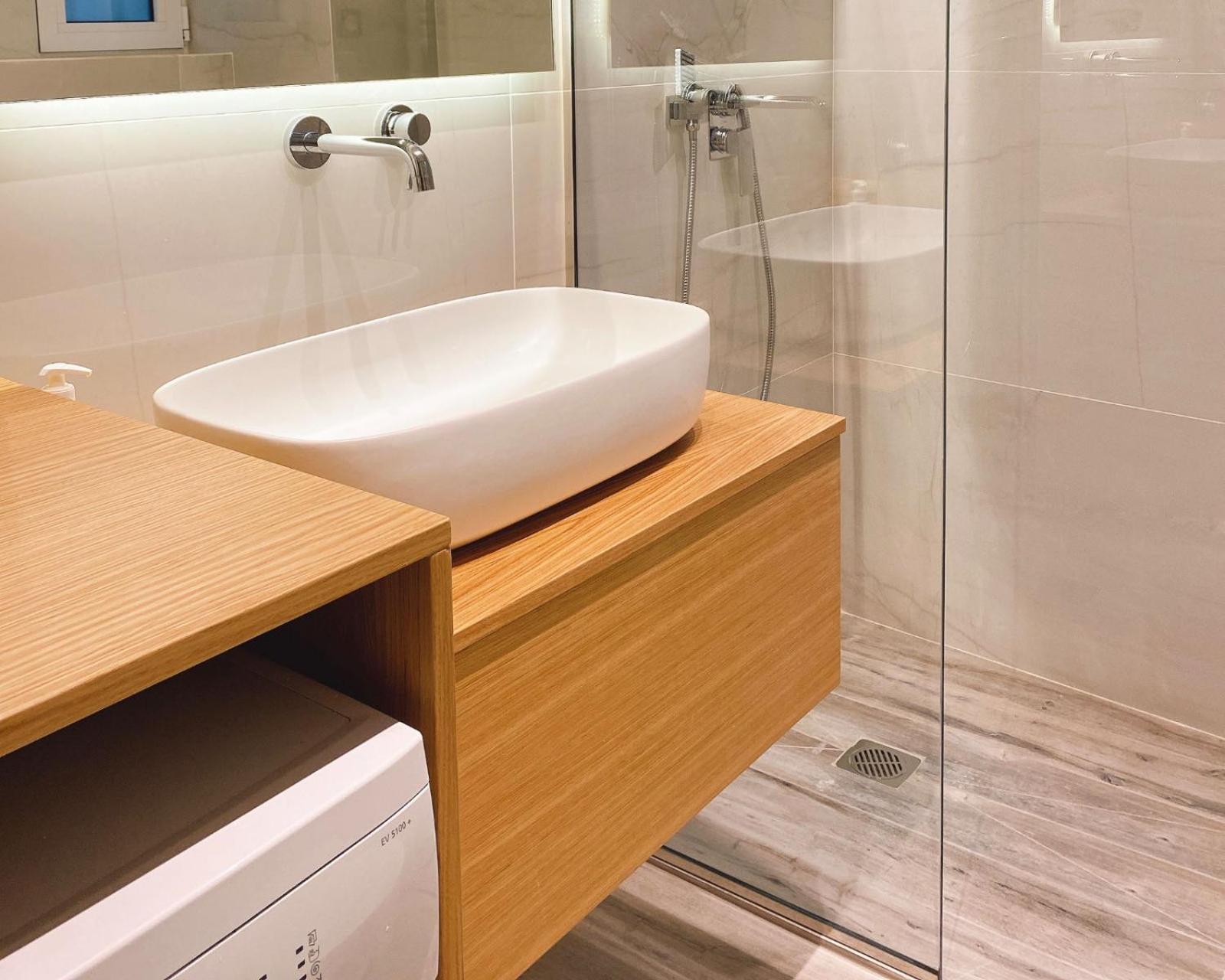 Cozy Newly Renovated 1 Bedroom Apartment In The Heart Of Афины Экстерьер фото