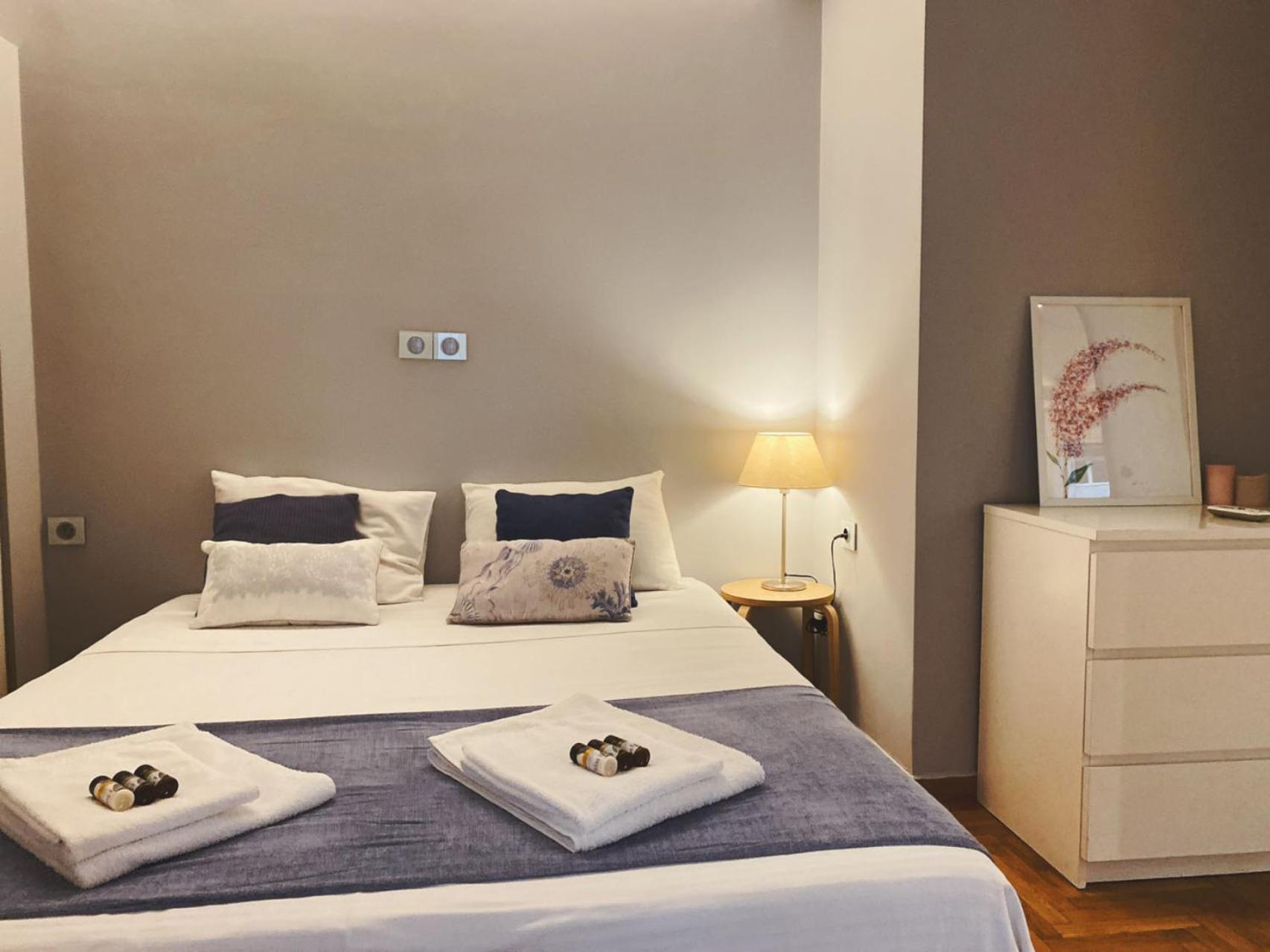 Cozy Newly Renovated 1 Bedroom Apartment In The Heart Of Афины Экстерьер фото